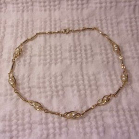 "Sarah Coventry Twirling Pearls Choker Necklace " - Picture 3 of 5